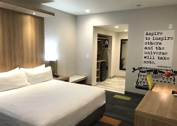 Rodeway Inn Near Melrose Ave