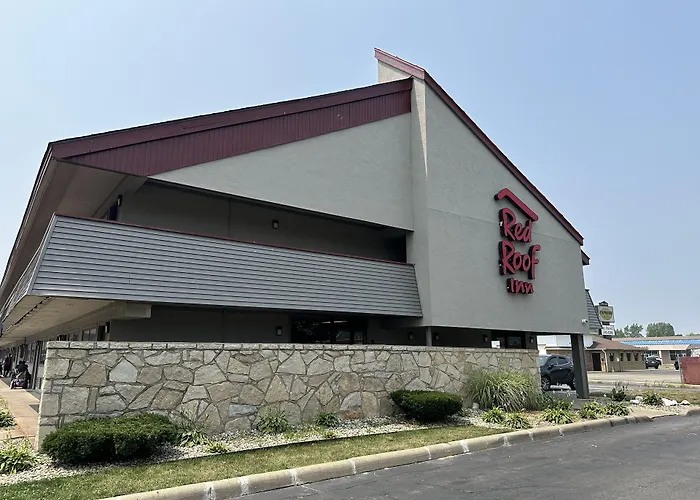 Red Roof Inn - St. Joseph
