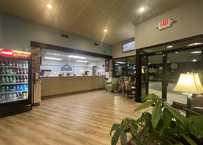 Days Inn By Wyndham Lake Park/Valdosta