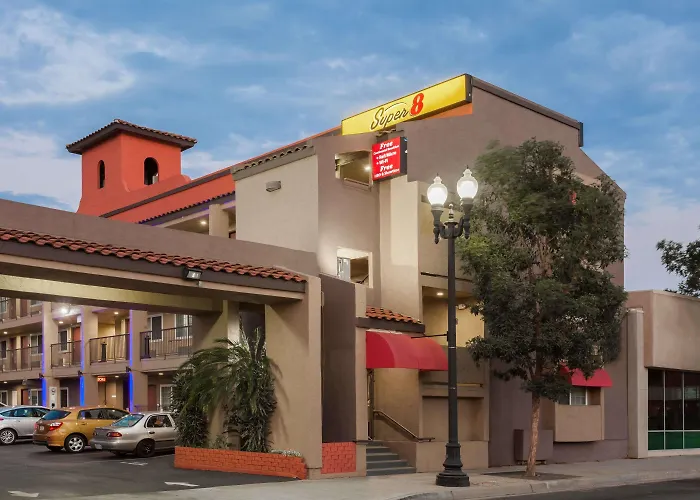 Super 8 By Wyndham San Diego