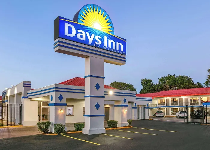 Days Inn By Wyndham South Fort Worth