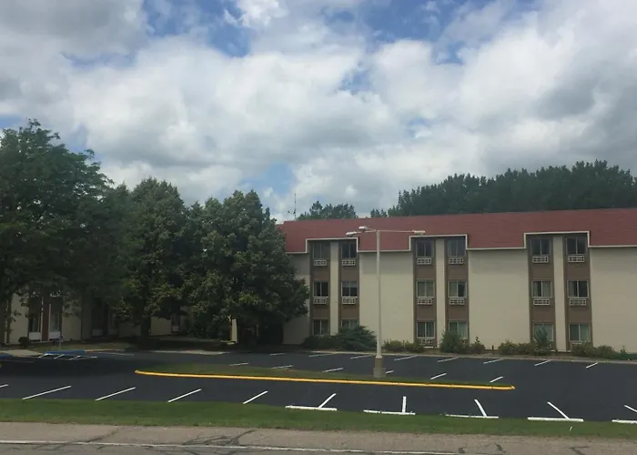 Ramada By Wyndham Albert Lea