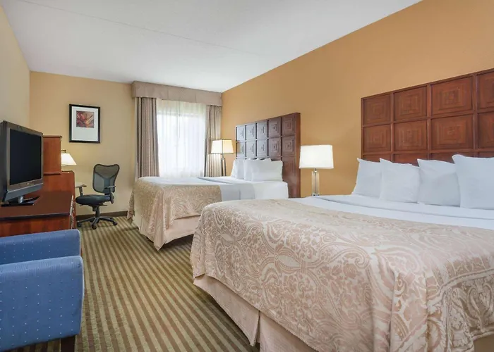Ramada By Wyndham Columbus North