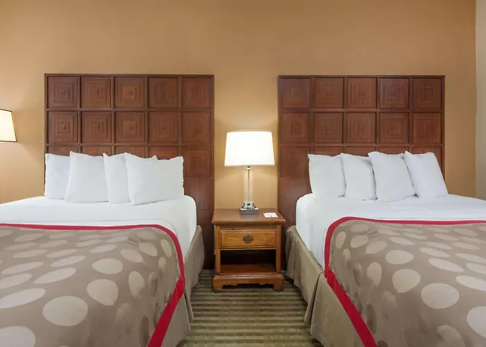 Ramada By Wyndham Columbus North
