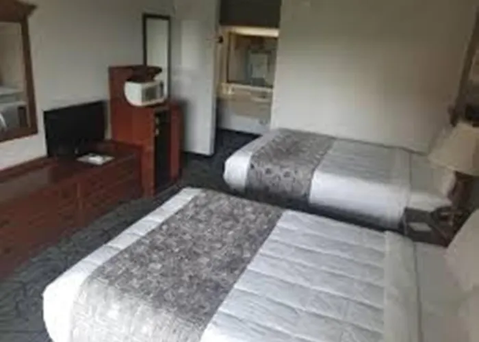 Baymont By Wyndham Walterboro Hotel