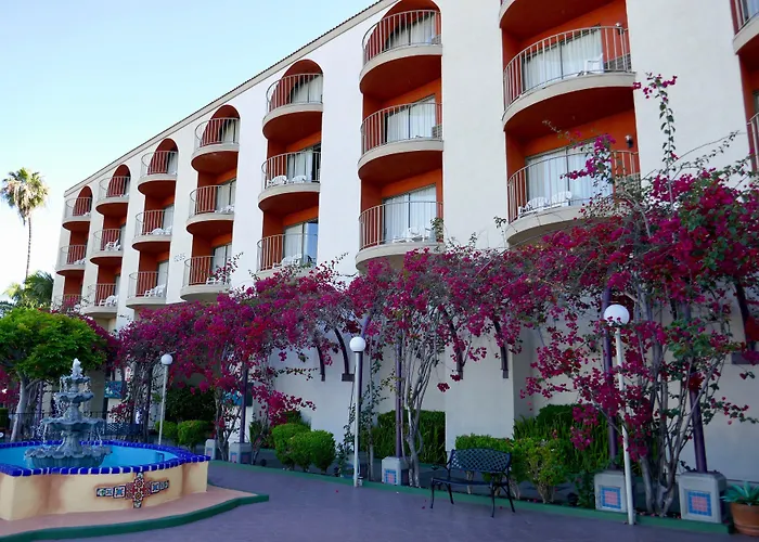 Golden Sails Hotel