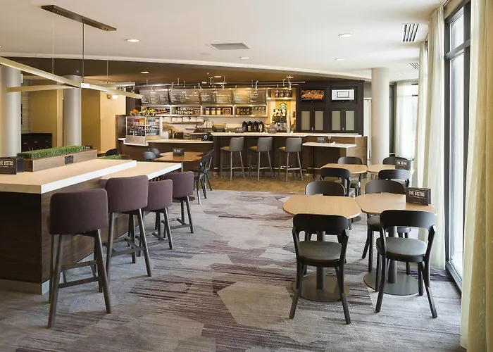 Courtyard By Marriott