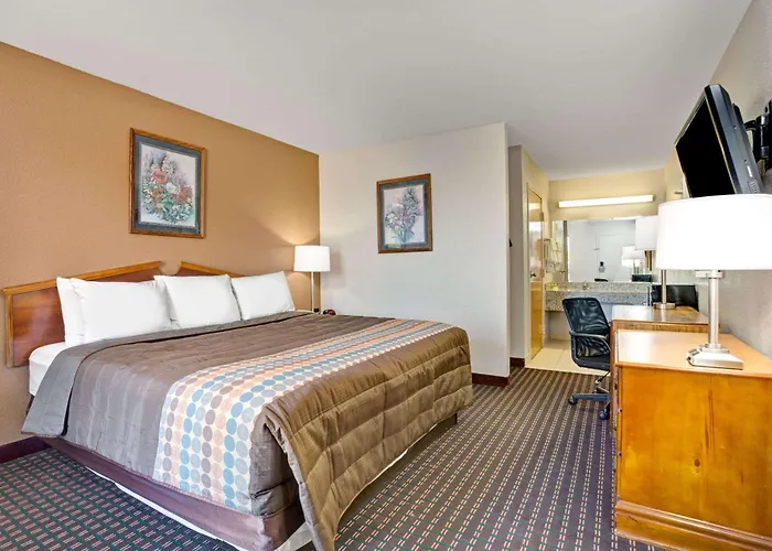 Days Inn By Wyndham Hernando