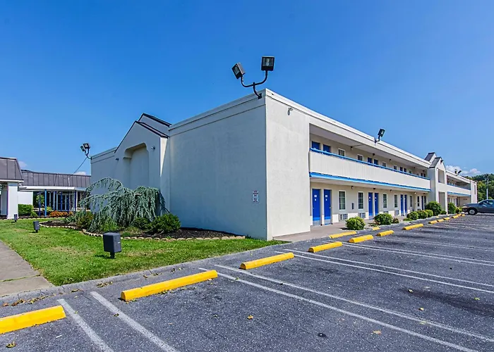 Motel 6-, Va