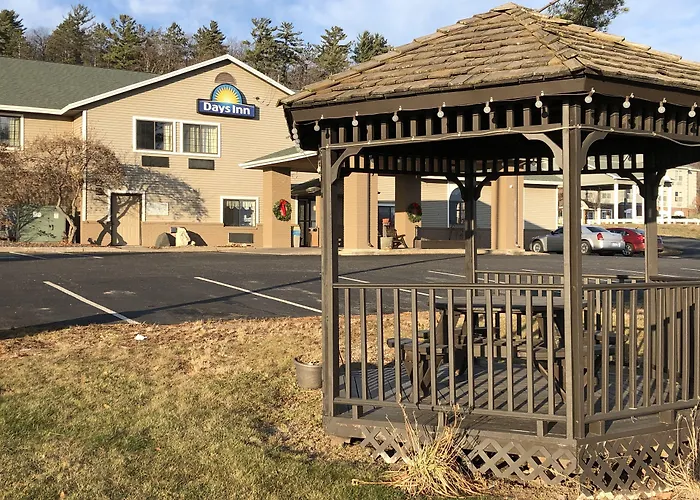 Days Inn By Wyndham Iron Mountain