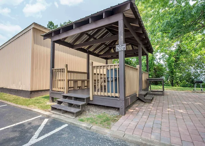 Best Western Plus Bridgeport Inn