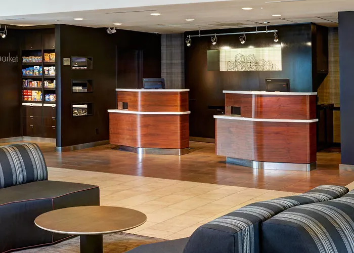 Courtyard By Marriott Louisville East
