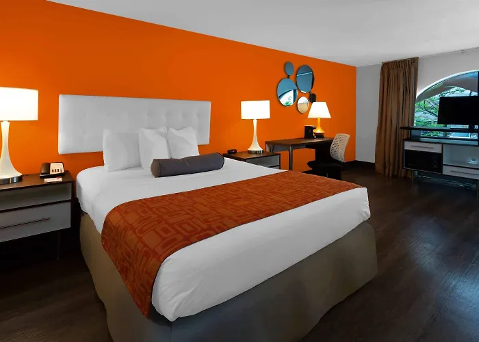 Howard Johnson By Wyndham Waukegan Great Lakes