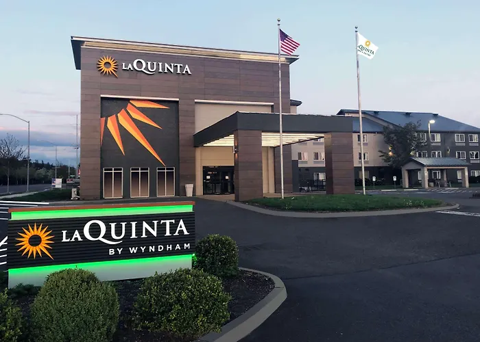 La Quinta Inn & Suites By Wyndham