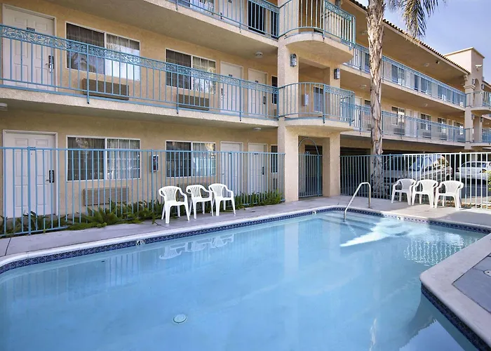 Days Inn By Wyndham Riverside Tyler Mall