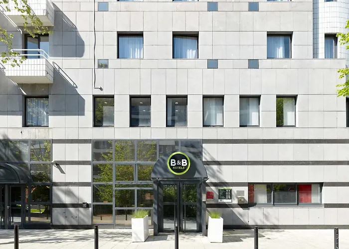 B&B HOTEL Saint-Quentin-en-Yvelines Centre Gare