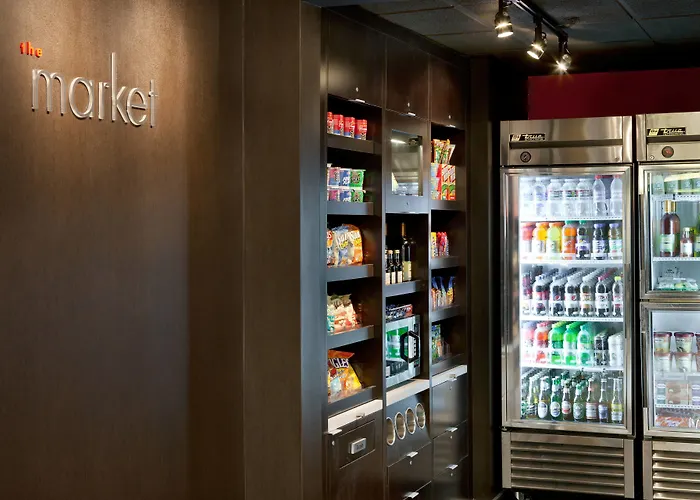 Courtyard By Marriott Bakersfield