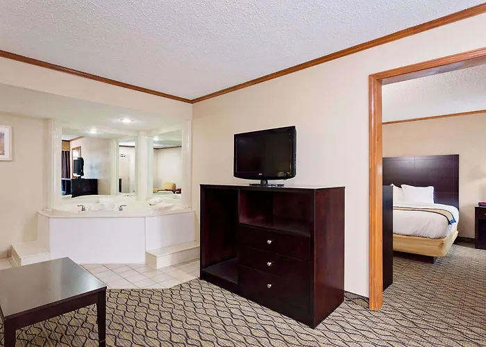 Baymont By Wyndham Kalamazoo East