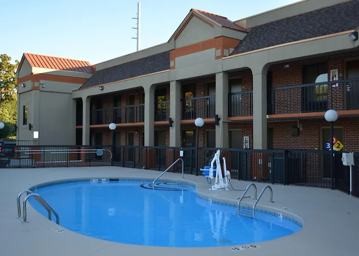 Super 8 By Wyndham Huntersville/Charlotte Area