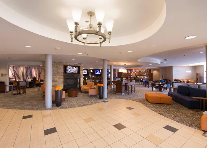 Courtyard By Marriott Canton