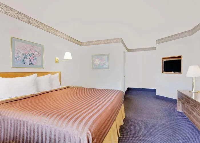 Travelodge By Wyndham , View Of Lake Powell