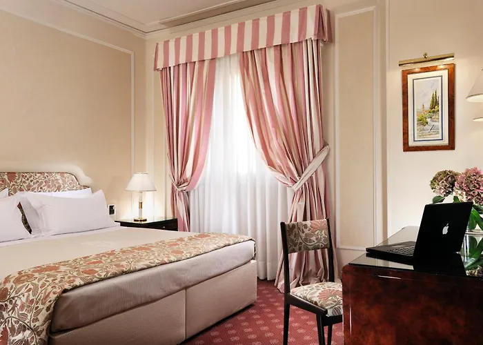 Hotel De La Ville