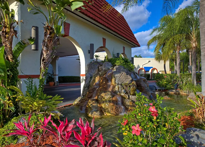 Maingate Lakeside Resort