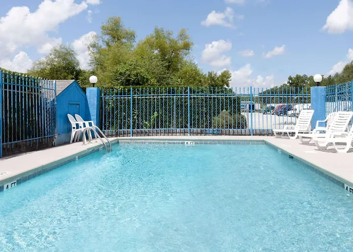 Days Inn By Wyndham Columbia Ne Fort Jackson
