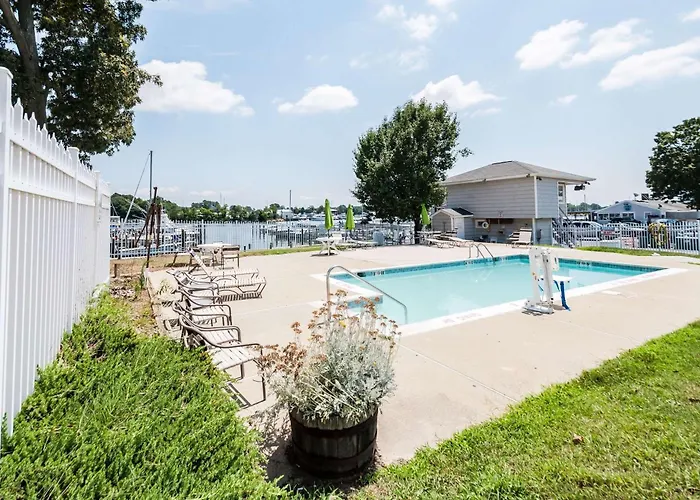 Quality Inn Solomons - Beacon Marina