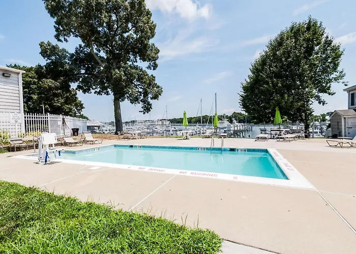 Quality Inn Solomons - Beacon Marina