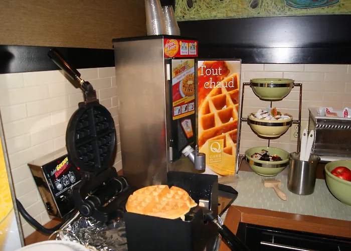 Quality Inn & Suites Pe Trudeau Airport Dorval