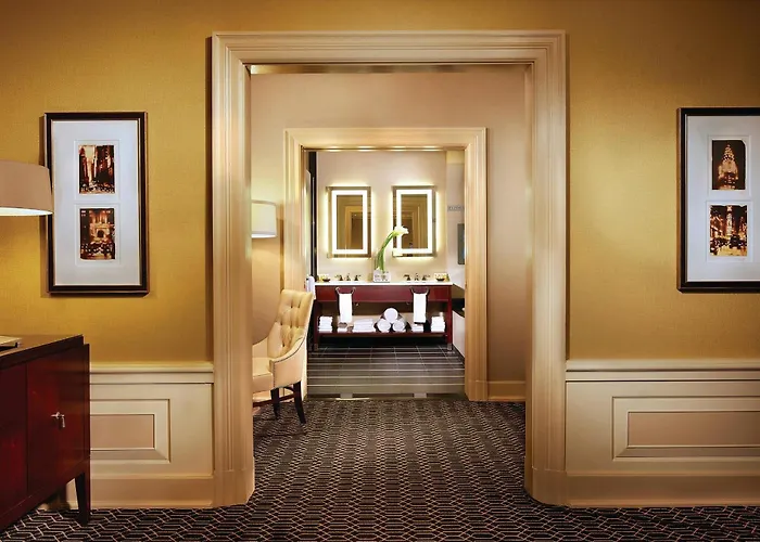 The Algonquin Hotel Times Square, Autograph Collection