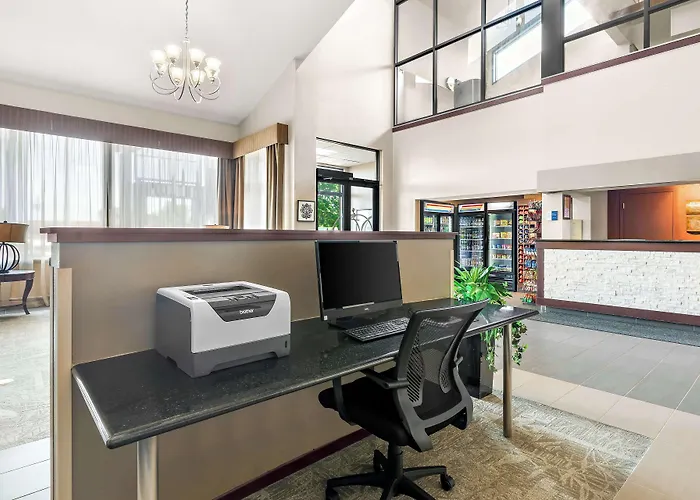 Best Western West Towne Suites
