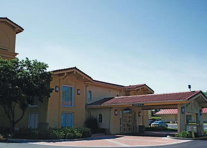 La Quinta Inn By Wyndham Kansas City