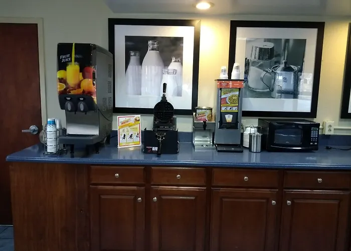 Clarion Inn Cleveland Near University