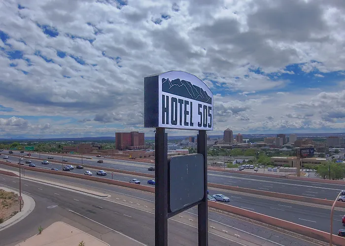 Hotel 505