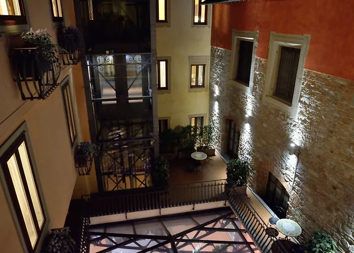 Hotel Alba Palace