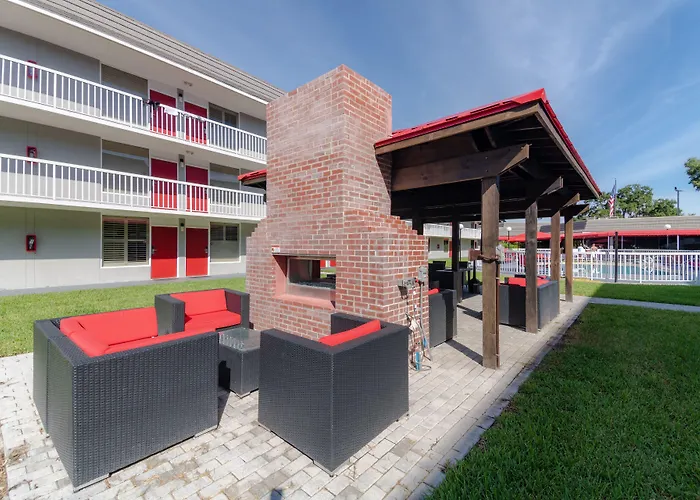 Equus Inn I75