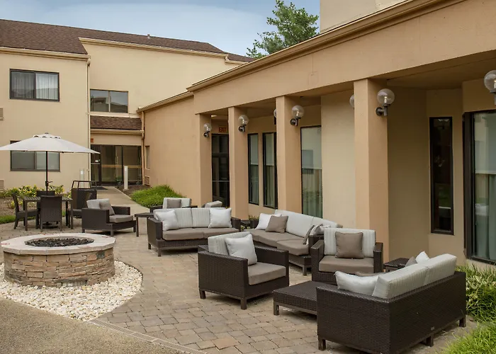 Courtyard By Marriott Rockville