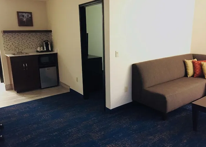 Best Western Plus Airport & Suites