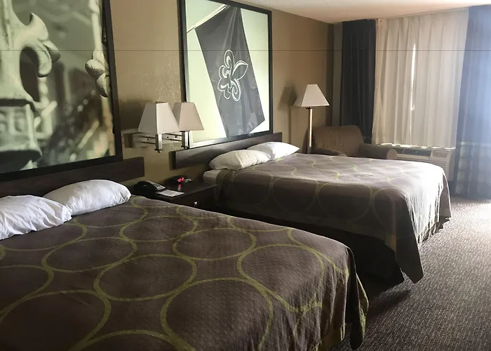 Super 8 By Wyndham Monroe