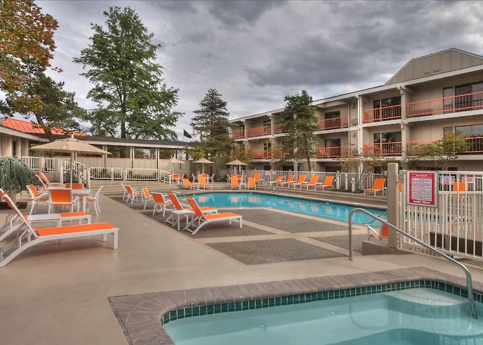 Ashland Hills & Suites