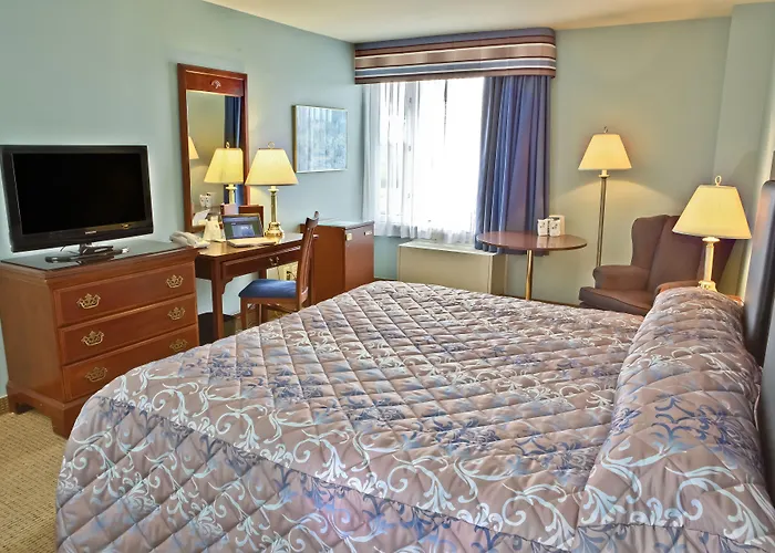 Chateau Repotel Duplessis Airport