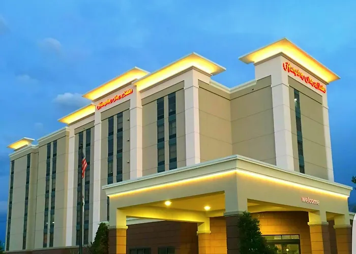 Hampton Inn & Suites Nashville-Airport