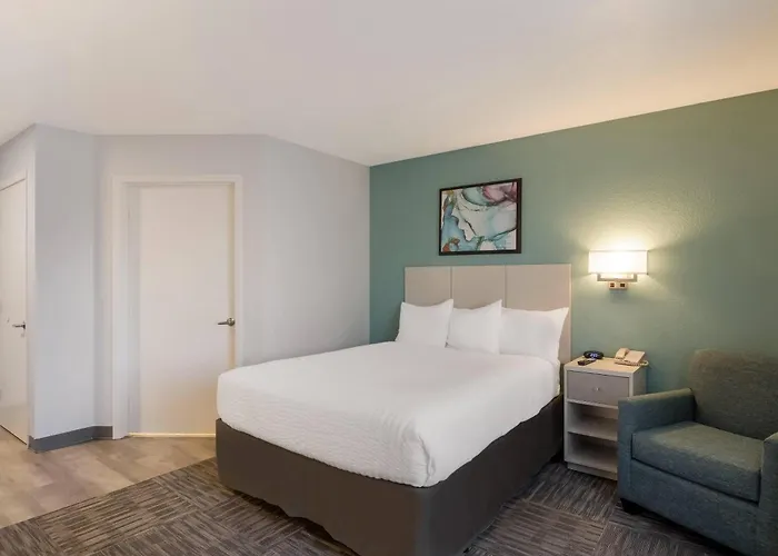 Mainstay Suites Omaha Old Mill