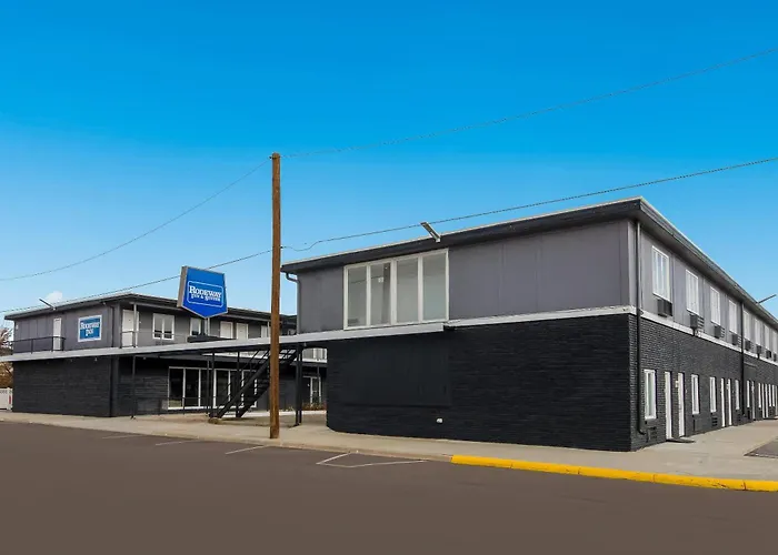 Rodeway Inn & Suites Sidney Historic Downtown I-80