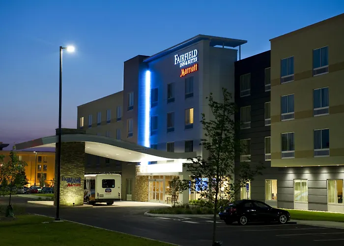 Fairfield Inn & Suites By Marriott Airport