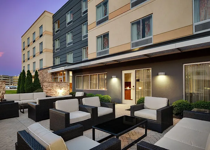 Fairfield Inn & Suites By Marriott Airport