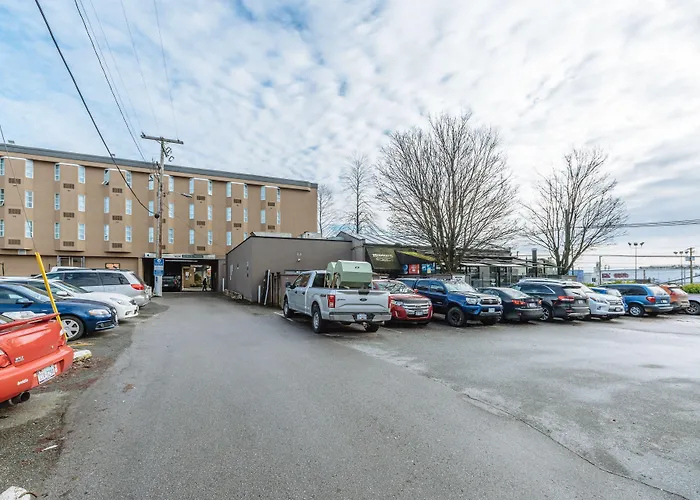 Best Western Plus Vancouver Airport Hotel