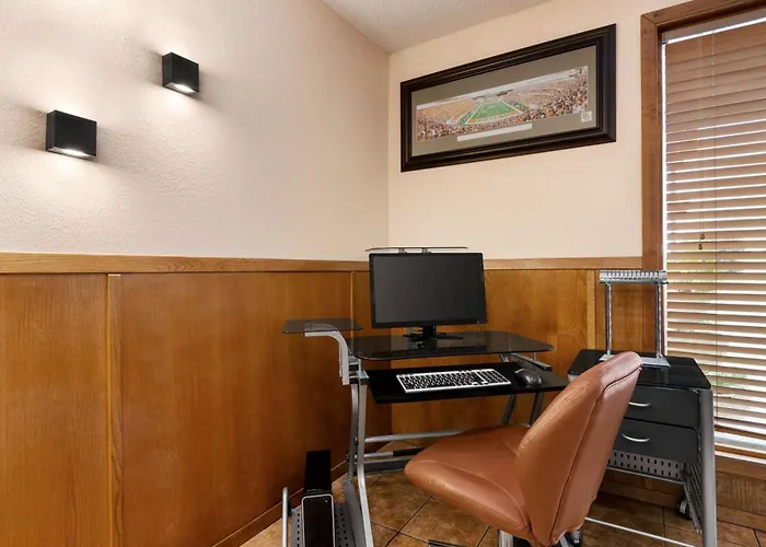 Super 8 By Wyndham Waco University Area